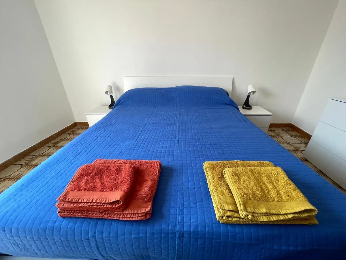 La Casuzza Di Luigi Villa Villaggio Azzurro Nyaraló